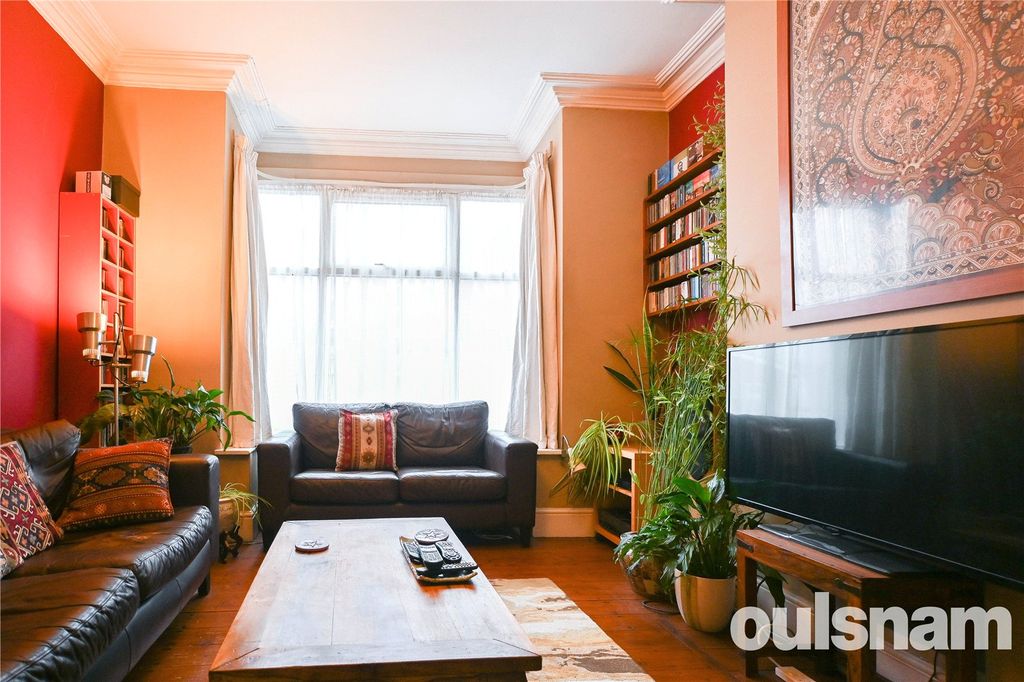 Property photo 3 of 27 Picture No. 02