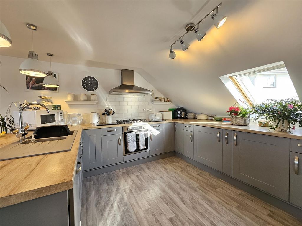 Additional image 12 of 3 bed flat for saleLamorne Close, Perranporth TR6