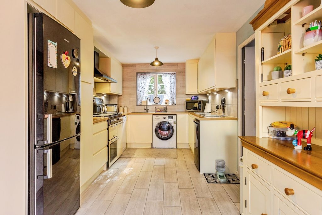 Property photo 3 of 18 Photo