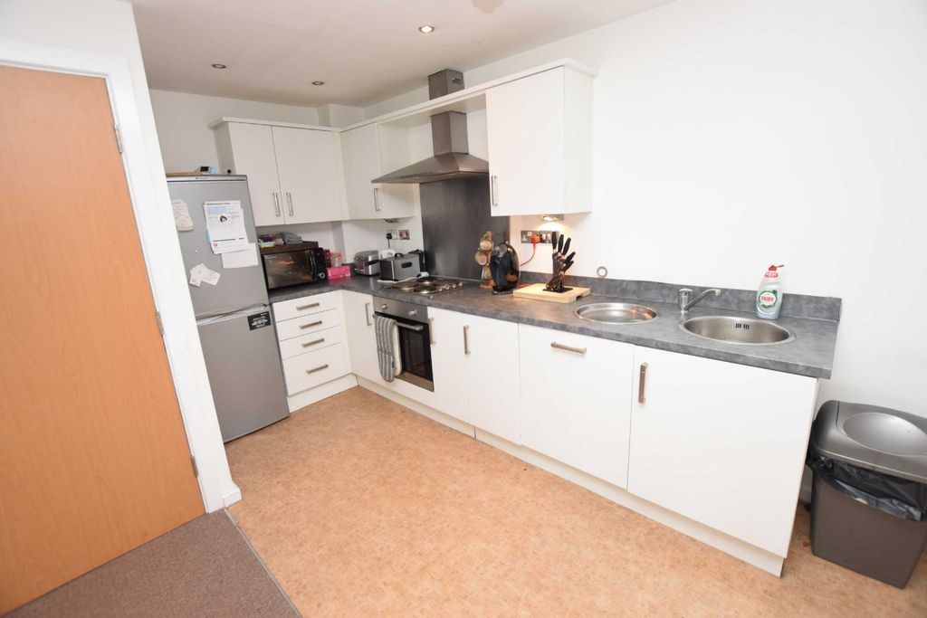 Property photo 3 of 10 Picture No. 06