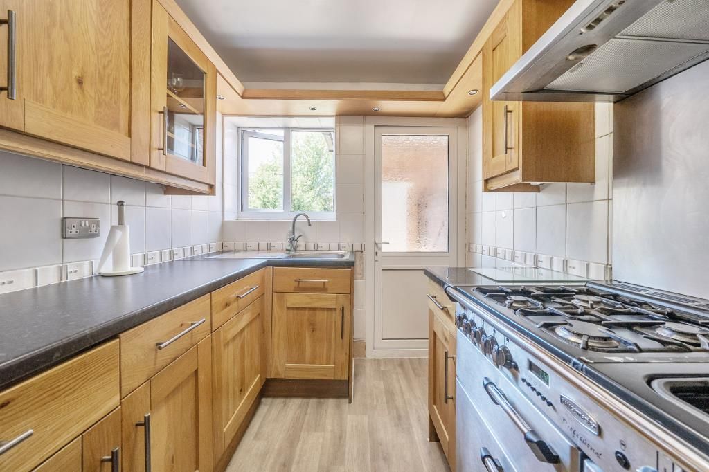 Property photo 2 of 21 Kitchen