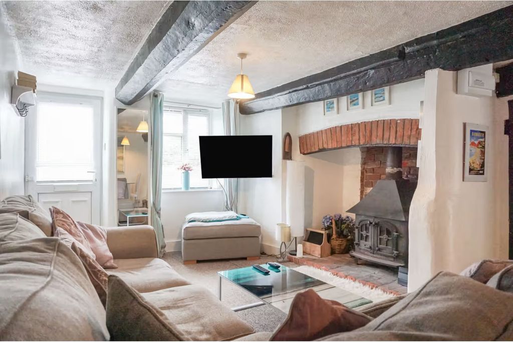Property photo 3 of 17