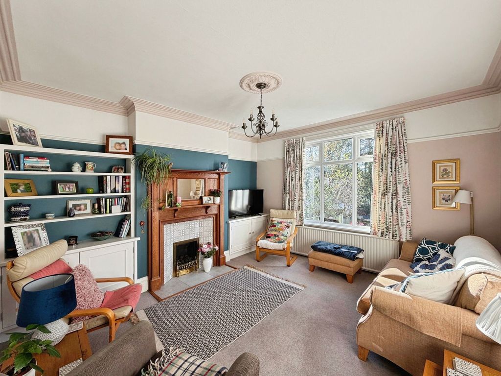 Property photo 2 of 19