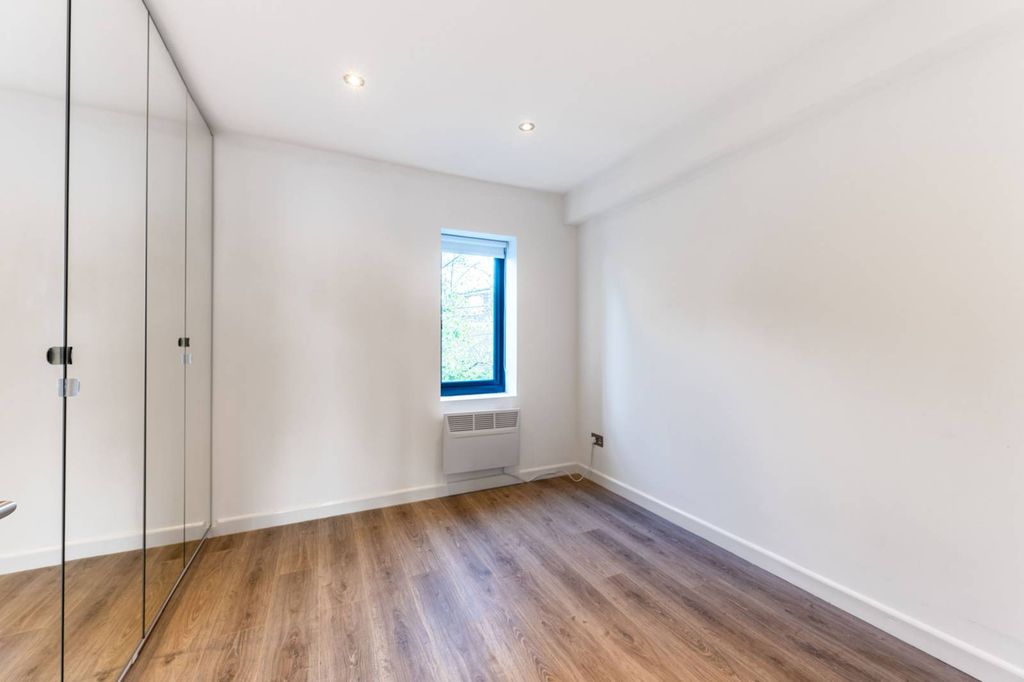 Property photo 3 of 6