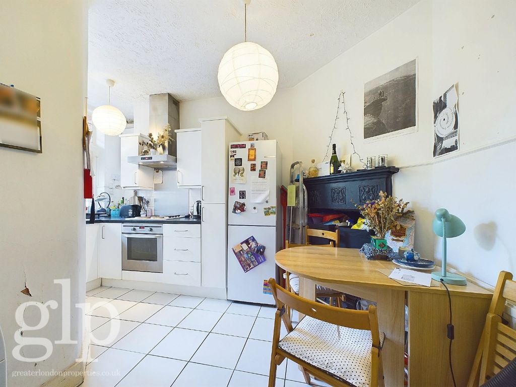 Property photo 2 of 14 3497804