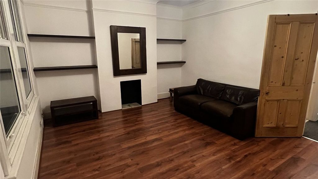 Property photo 3 of 9 Picture No. 21