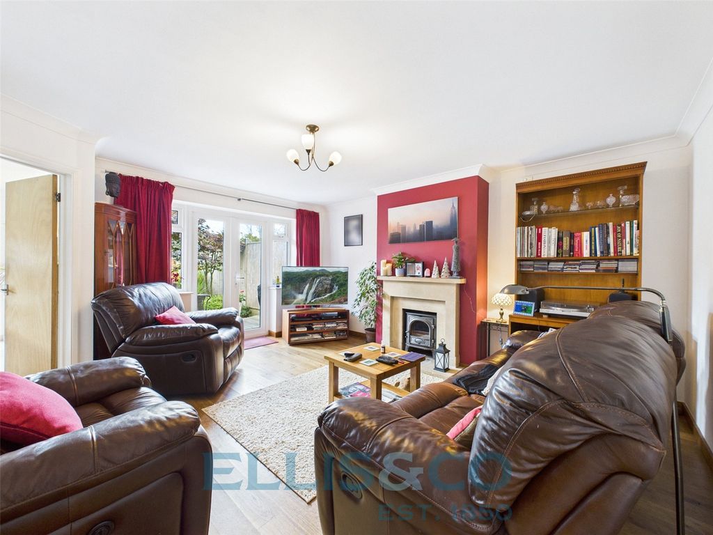 Property photo 3 of 12 Picture No. 16