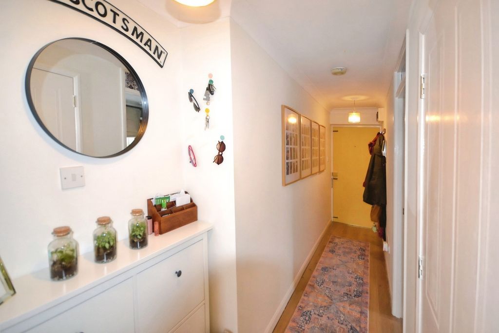 Property photo 3 of 9 Pbox-Img.Jpg