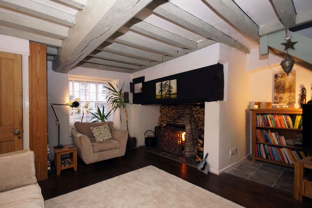 Property photo 2 of 17