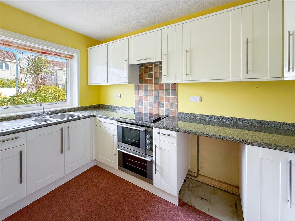 Property photo 3 of 12
