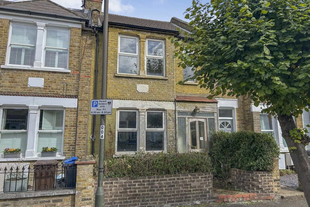 Property photo 1 of 1 33 Aston Road, London, Raynes Park, Sw20 8Bg
