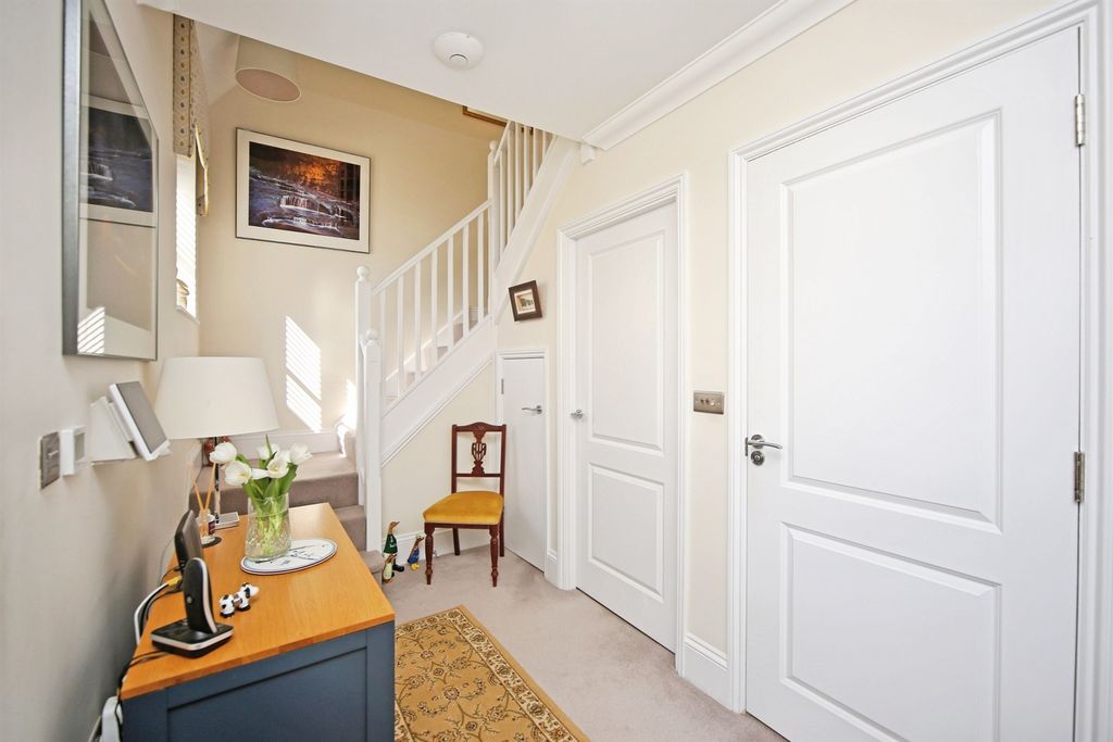 Property photo 3 of 31