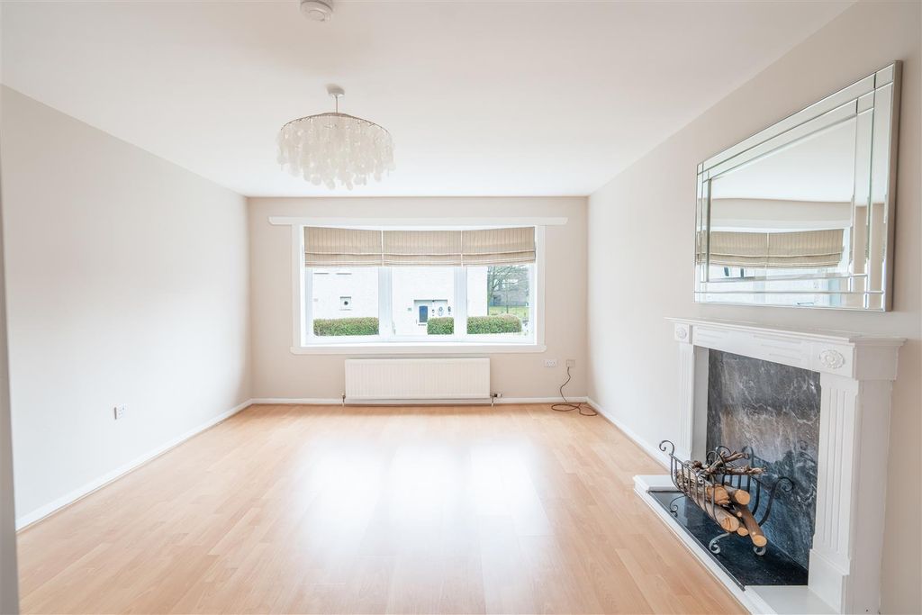 Property photo 3 of 18 Lounge.Jpg