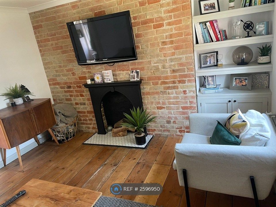 Property photo 2 of 12 Lounge