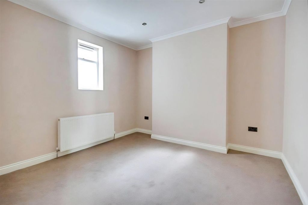 Property photo 3 of 6 d0369ba1-Cstzci_6J-Naszeh-Xfzmk2Vftq.Jpg