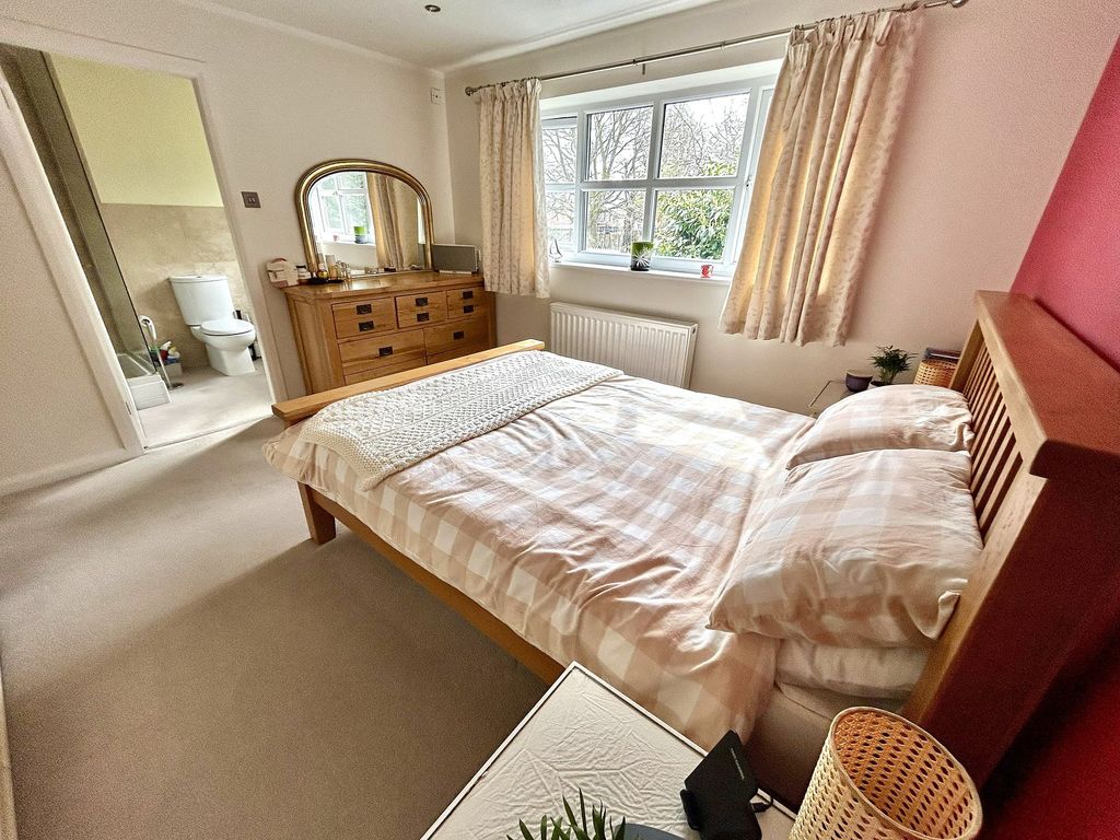 Property photo 3 of 34 Bedroom 1