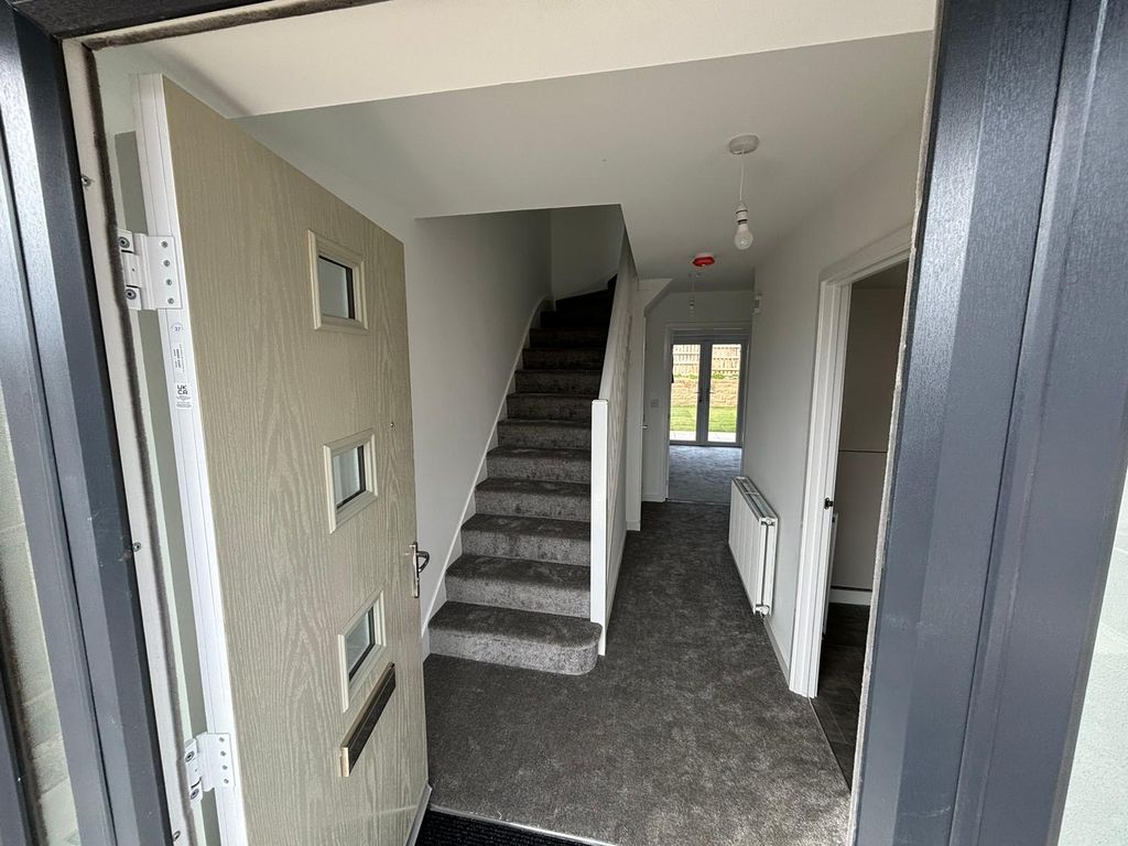 Property photo 3 of 11 Photo 11