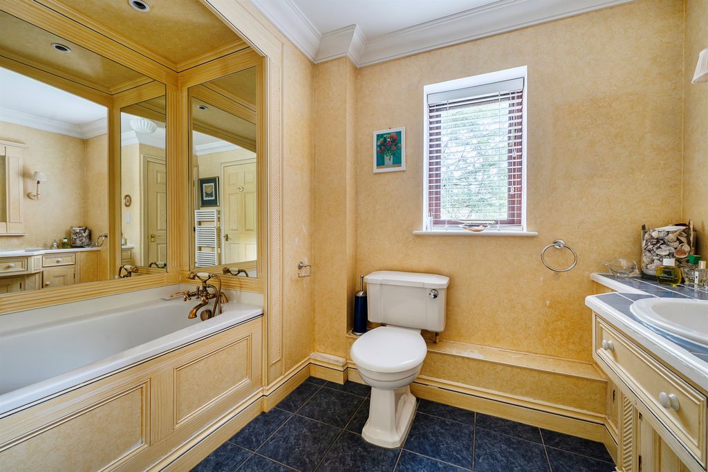 Additional image 9 of 2 bed flat for saleDerek Road, Maidenhead SL6