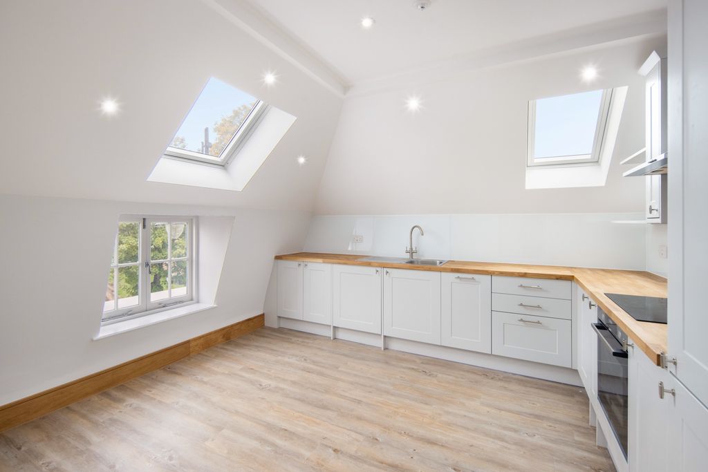 Property photo 1 of 17 Kitchen Diner