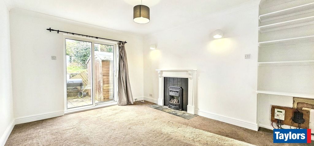 Property photo 2 of 9