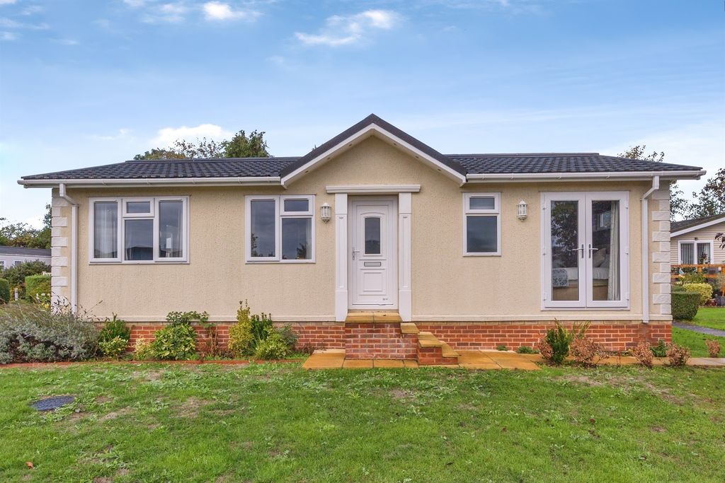 Property photo 1 of 20
