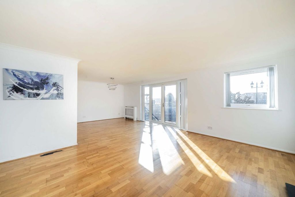 Property photo 2 of 9