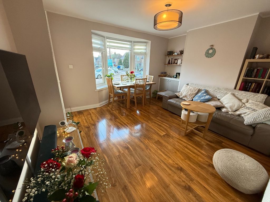 Property photo 2 of 17 4773465