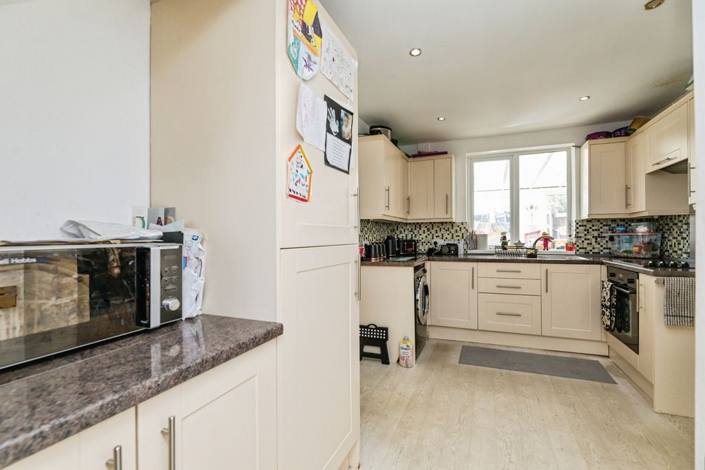 Property photo 2 of 28 Pbox-Img.Jpg