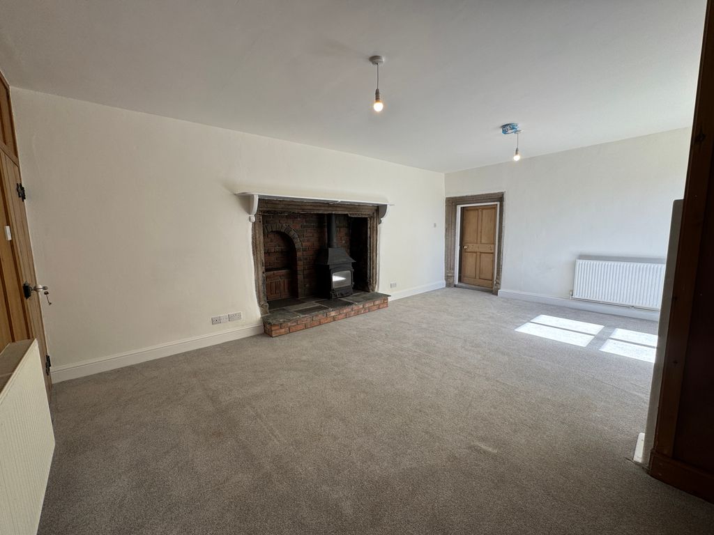 Property photo 3 of 23