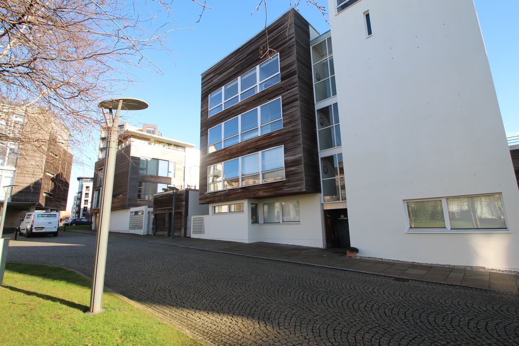 Property photo 1 of 10 External