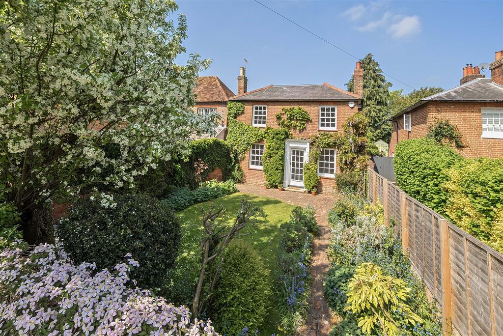 Property photo 1 of 16 1-681c82200A74d-1286965-Arw-1.Jpg