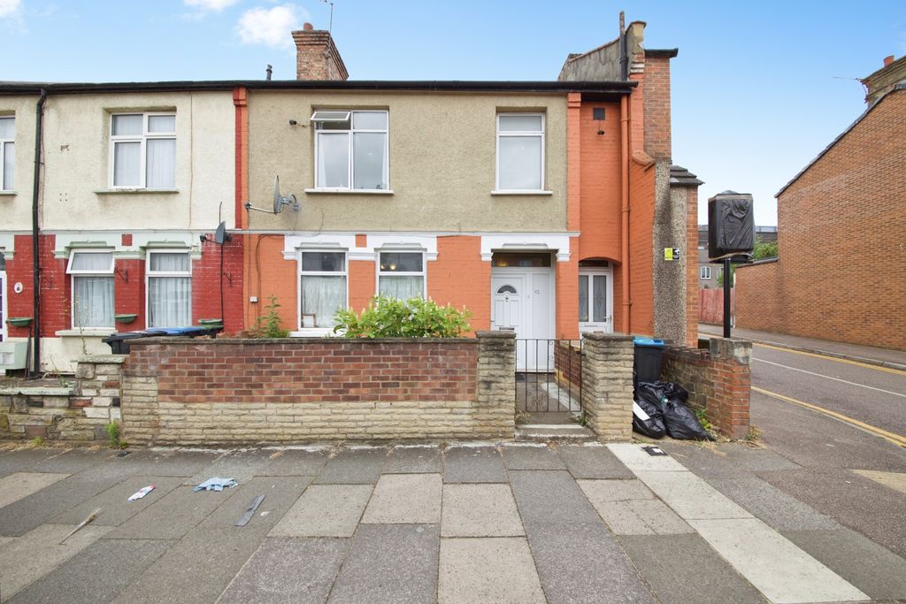Property photo 1 of 20