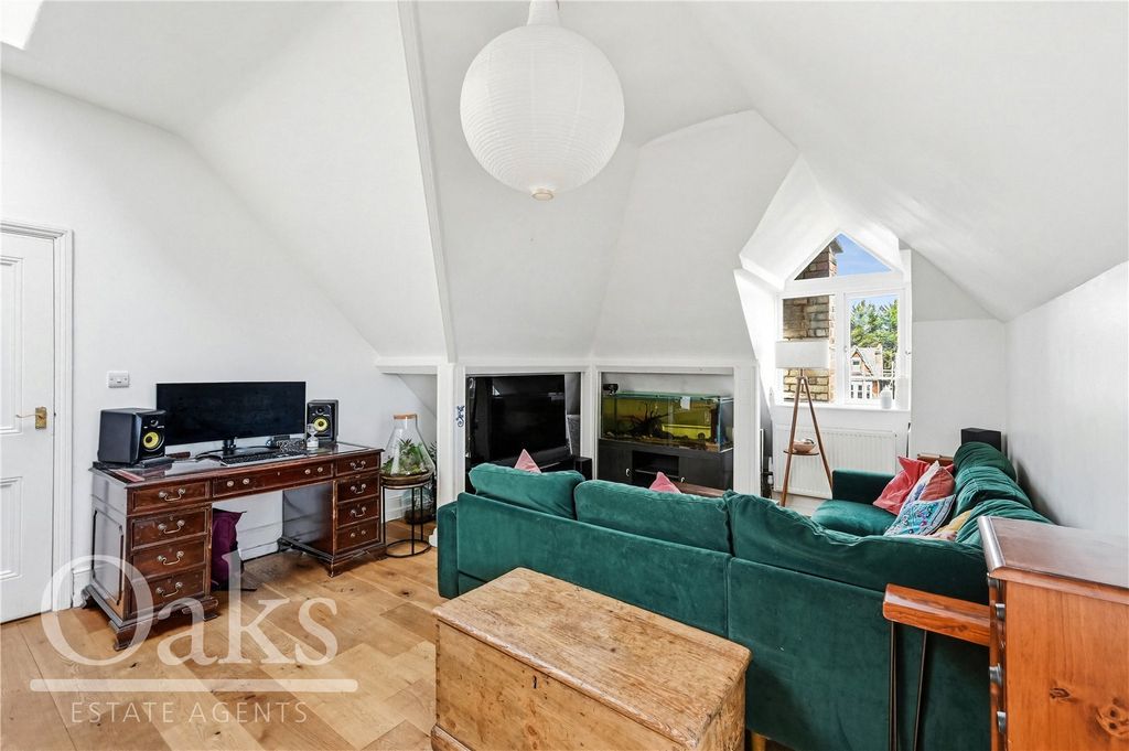 Property photo 3 of 12 Picture No. 10