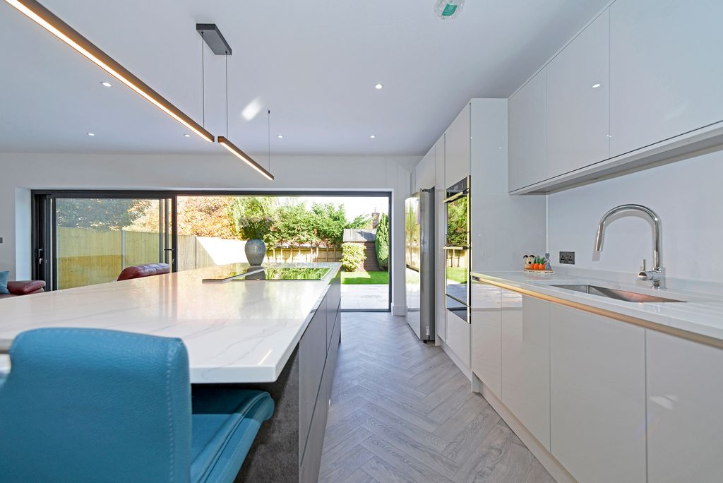 Property photo 2 of 17 Kitchen