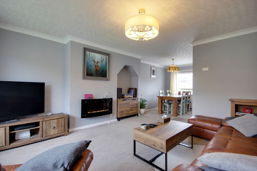 Property photo 3 of 15 1 Lounge A