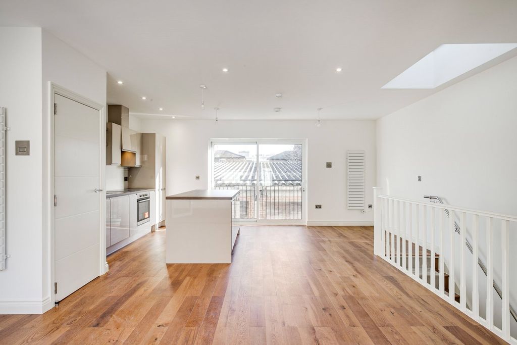Property photo 2 of 11 Picture No. 02