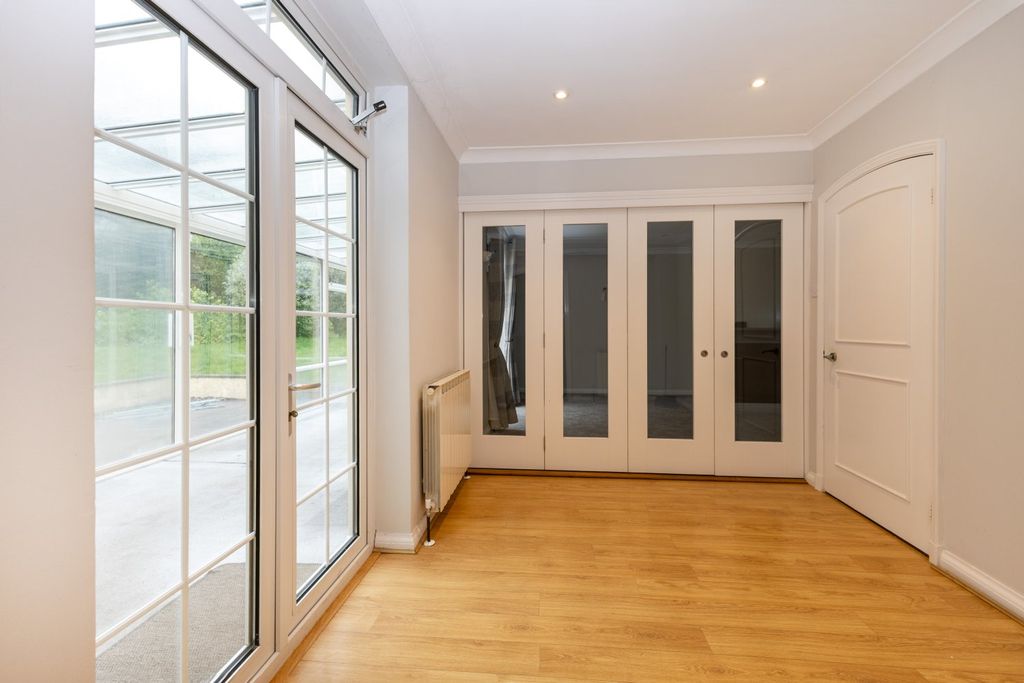 Property photo 3 of 22 Picture No. 16