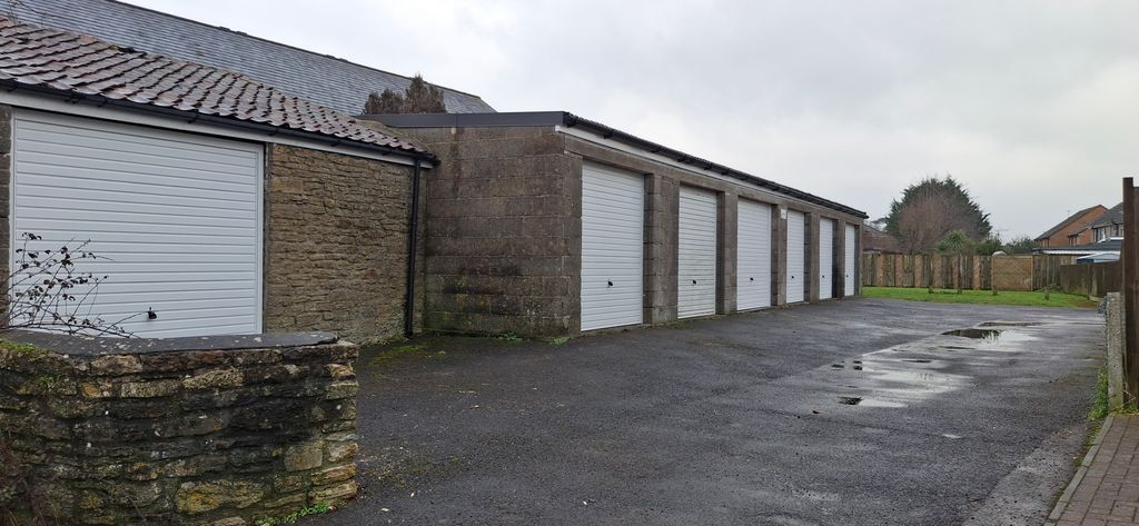 Property photo 1 of 3