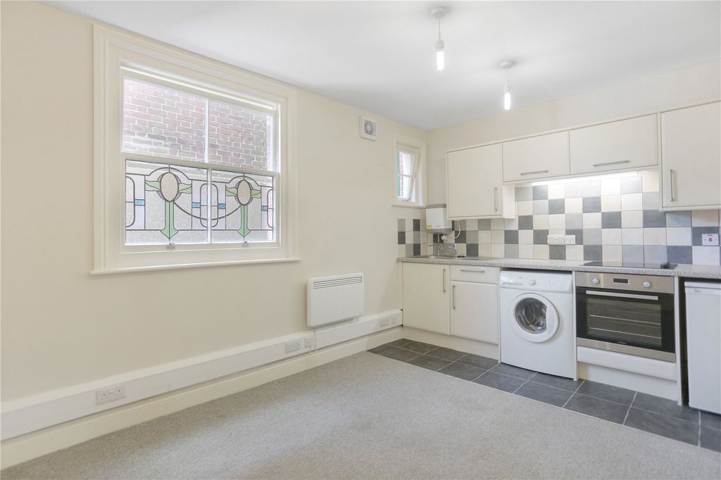 Property photo 2 of 9 Hov130439_32