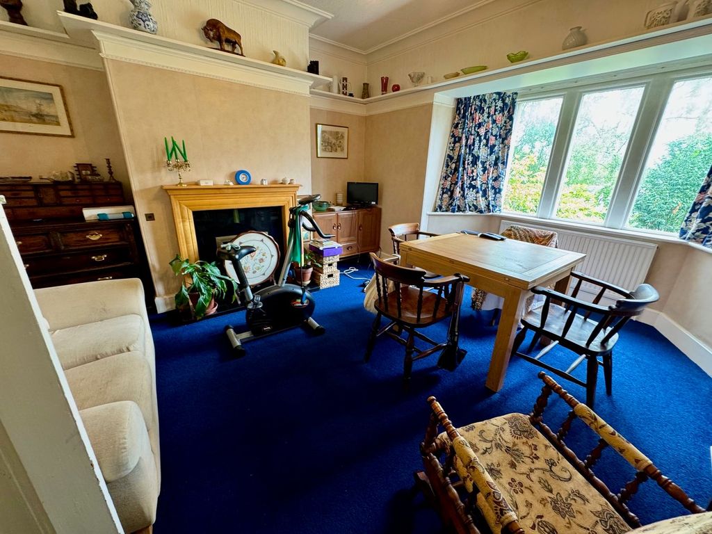 Property photo 3 of 28