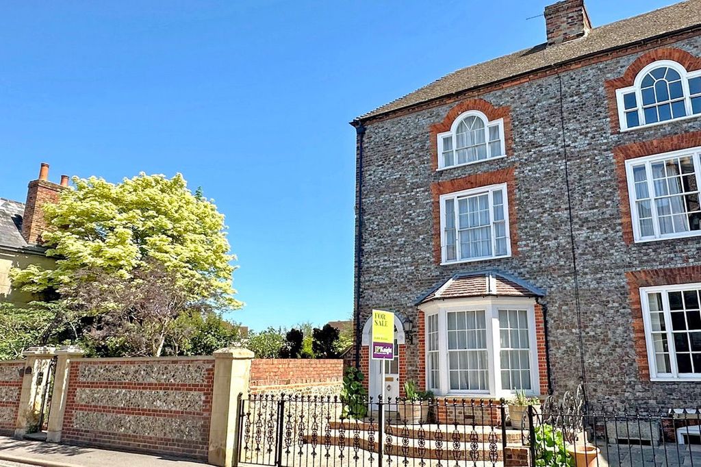 Property photo 1 of 36
