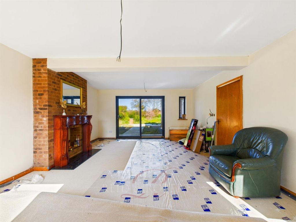 Property photo 3 of 48 Cam03999G0-Pr0122-Still013.Jpg