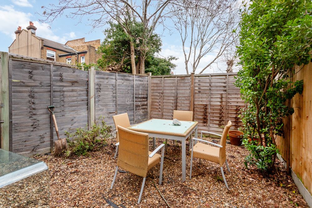 Property photo 3 of 6 Photo 6