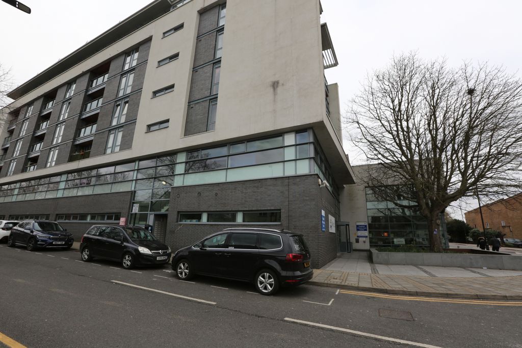 Property photo 1 of 13 Two Bedroom Apartment To Let