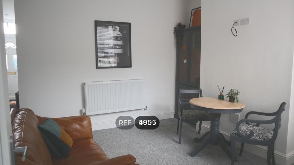 Property photo 3 of 8 Dining Room