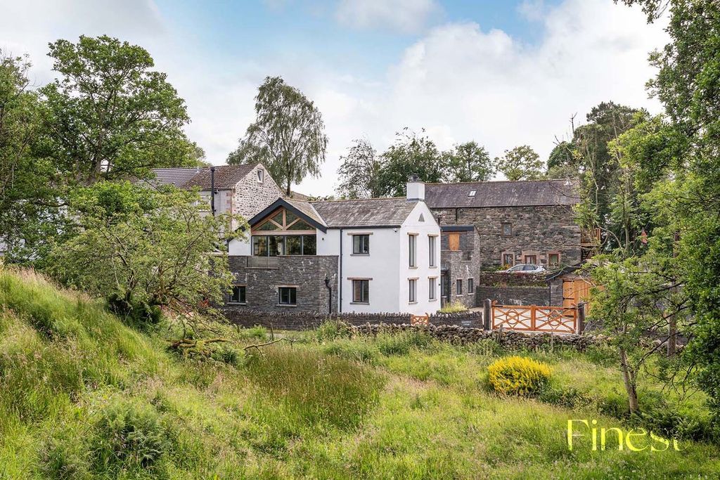 Property photo 1 of 33