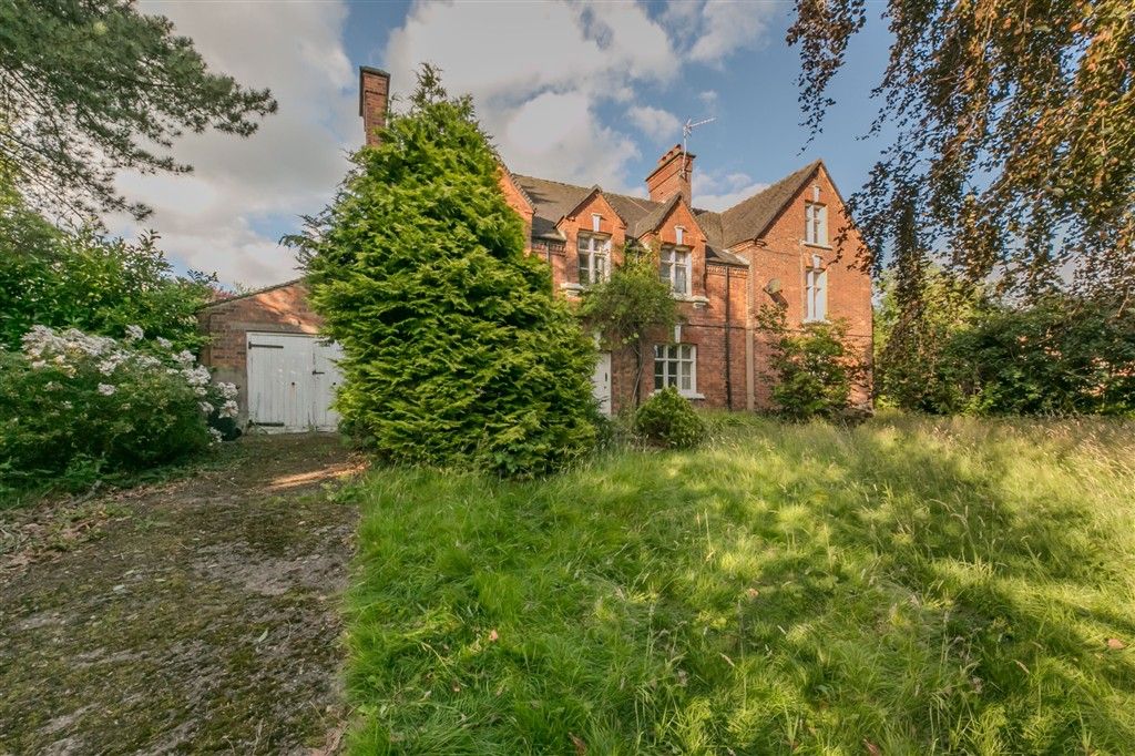 Property photo 1 of 12