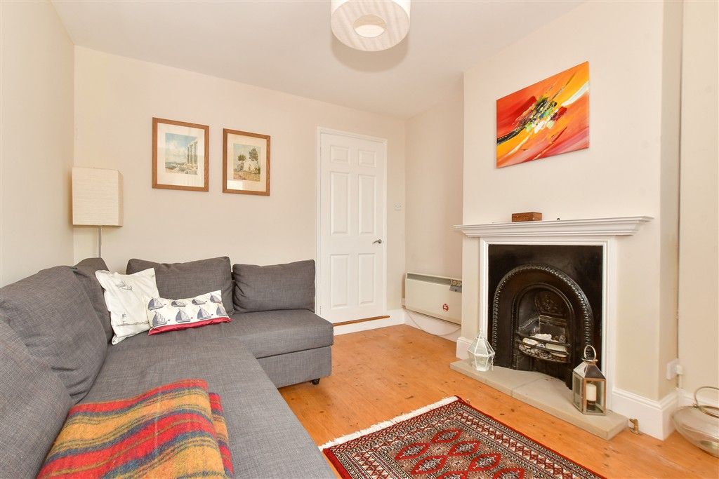 Property photo 3 of 12 Lounge