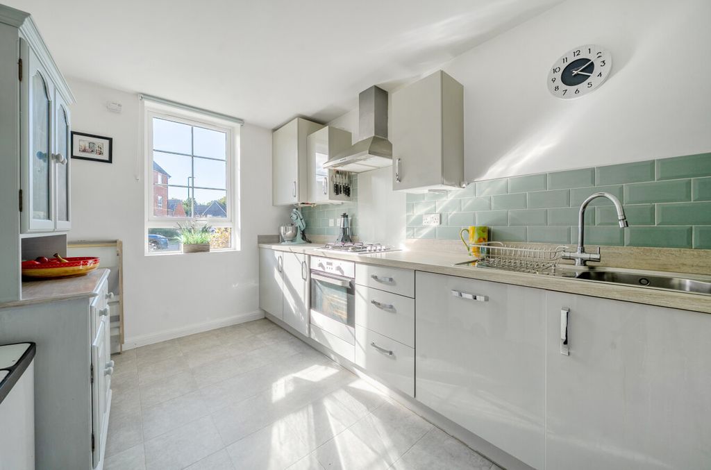 Property photo 3 of 15 1354441-27-68c2F9...