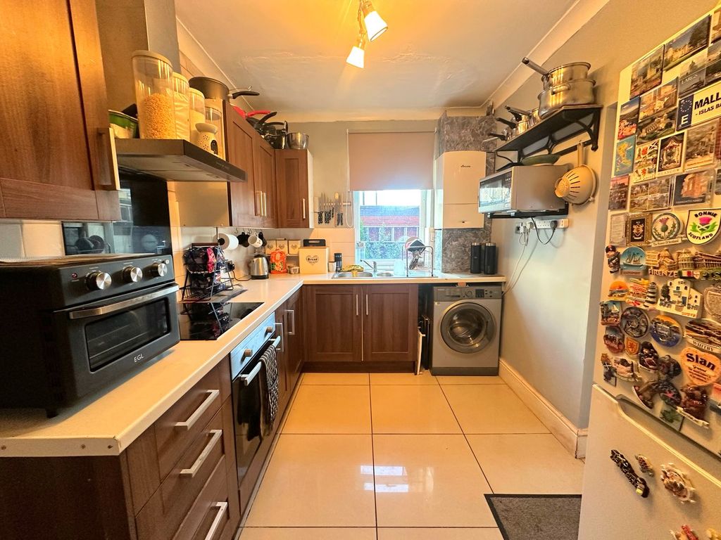 Property photo 3 of 16